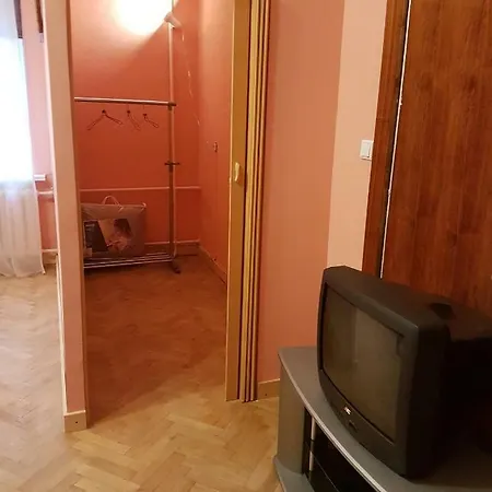 Ebu 28 Dzīvoklis